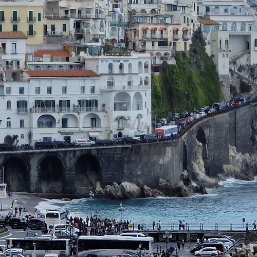 Traffico in Costa d'Amalfi<br />&copy; Christian D'Urzo