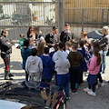  Ad Amalfi "Un giorno da carabiniere": i bambini delle scuole elementari entrano in caserma 