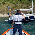 Agropoli, vela straniera incagliata sul fondale: salvi i 4 a bordo