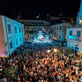 Amalfi, la vigilia di Ferragosto è a Piazza Municipio: musica dal vivo e dj set con Frankie e Cantina Band, Alfonso Liguori e Filippo Di Costanzo 