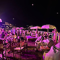 Apre a Maiori il “Bonsai Beach”: il solarium comunale si trasforma in beach club con musica e cene spettacolo