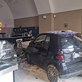 Auto piomba nel ristorante “Compagnia del Concord”: ferita una donna