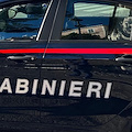 Bimbo di 2 anni bloccato in auto sotto il sole: provvidenziale l'intervento dei carabinieri a Salerno 