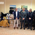 Caserta, la Guardia di Finanza dona oltre 1000 abiti sequestrati a Caritas e Ordine di Malta