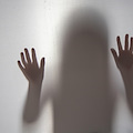 Choc Giugliano, obbligava la compagna 16enne a prostituirsi: arrestato 40enne