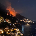 Costiera Amalfitana. Cronaca di un incendio annunciato: i volontari si stanno portando a Nocelle, sul Sentiero degli Dei /Foto /Video