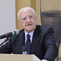 De Luca non può ricandidarsi: è incostituzionale la legge della Regione Campania che consente il terzo mandato