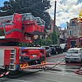 Fiamme in un appartamento a Cava de’ Tirreni, esplodono bombole: feriti tre Vigili del Fuoco