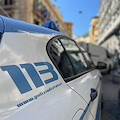 Giovane donna rapinata e minacciata, arrestato 31enne a Salerno: aveva refurtiva e cocaina