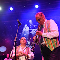 Gli 85 anni di Renzo Arbore, Amalfi celebra il grande artista e ricorda il concerto del 2020 