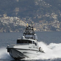 Gommone rubato a Sorrento: ritrovato dalla finanza alla foce del Volturno