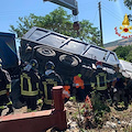 Grave incidente sulla Basentana: scontro tra due camion, feriti i conducenti