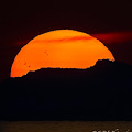 Il sole che tramonta a Capri, la fotografia di Carlo De Felice diventa virale 