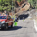 Incendi a Salerno, ancora chiusa via Panoramica: vigili del fuoco e polizia sul posto 