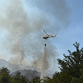 Incendio al Vesuvio, eseguiti oltre 1.995 lanci di estinguente per spegnere le fiamme 