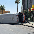 Incidente a Salerno, si ribalta ambulanza: tre feriti