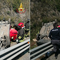 Incidente sull'A2: auto con a bordo 4 persone finisce fuori strada e si ribalta oltre il guard rail 