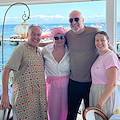 Mario Biondi si rilassa al Lido Azzurro con la famiglia Pisani prima del concerto ad Amalfi