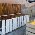 Minori, completato l'intervento di ripristino degli arredi urbani: nuove panchine per una città più accogliente