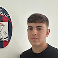 Minori, il giovane Salvatore De Riso firma con il Crotone Calcio: la gioia del paese