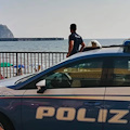 Napoli, deruba due turiste al lido Mappatella: bloccato straniero irregolare sul territorio nazionale 