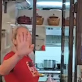 Napoli, la lite tra ristoratrice e turisti israeliani finisce in Procura. Spunta un precedente a Bari