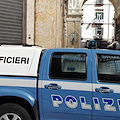 Napoli, rinvenute in un condomino armi con relativo munizionamento e un ordigno artigianale 