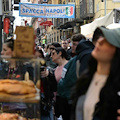 Pasqua da record a Napoli: oltre 450mila turisti. Multati commercianti in Galleria Umberto