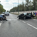 Pontecagnano, frontale in via Lago Trasimeno: due persone estratte dalle lamiere