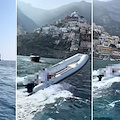 Positano, Borrelli polemico sulle impennate col gommone. Gli utenti lo smentiscono: «Nessun pericolo, conducente professionale»