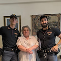 Roma, donna con grave invalidità viene truffata online: gli agenti Federico e Benedetto la aiutano a sporgere denuncia da casa 
