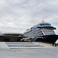 Salerno, la Mein Schiff Relax approda al porto: oltre 5.000 persone a bordo. Boom di scali al Terminal Crociere