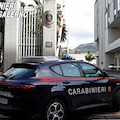 Salerno, rapinano un'attività commerciale di fronte alla caserma dei Carabinieri: arrestati due uomini