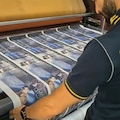 Scoperta una centrale del falso nel napoletano: arrestati due cinquantenni, sequestrati oltre 8mila articoli contraffatti