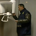 Scoperto falso dentista all’interno di uno studio autorizzato a Bergamo, operava dal 2021: quattro denunciati 