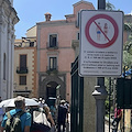 Sorrento, turista multato per aver camminato a torso nudo in piazza Tasso