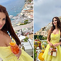 Sully Sáenz se la gode a Positano: la star peruviana in vacanza sulla Costiera Amalfitana