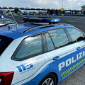 Tangenziale di Napoli, alla guida di un autoveicolo tampona un motociclista e fugge: denunciato 36enne 