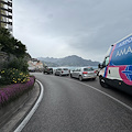 Traffico paralizzato sulla Statale 163, nonostante la fine del cantiere ad Amalfi e le targhe alterne