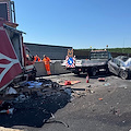 Tragedia sull'A4, auto piomba su un cantiere autostradale: morti marito e moglie 