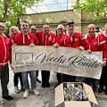 Uova, colombe e sorrisi: la solidarietà del Club Vecchi Rombi a Cava de' Tirreni