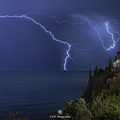 Vietri sul Mare illuminata dai fulmini: le spettacolari foto di Carlo De Felice