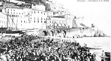 27 giugno 1946: quando gli Amalfitani si ribellarono alla Chiesa portando Sant’Andrea sulla spiaggia