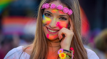 A Grezzana l’Holi Festival dei Colori illumina la Festa Grande di Santa Viola