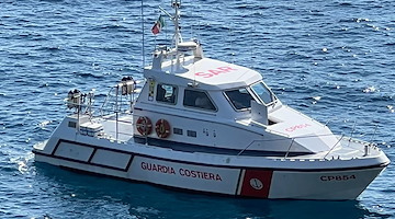 Acciaroli, Guardia Costiera intensifica i controlli: sanzioni per abusivismo e ancoraggi selvaggi