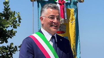 Agerola inaugura il “Parco delle Radici” in via Mazzini: il primo spazio attrezzato per i più piccoli