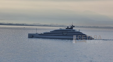 Al largo di Cetara lo yacht "Emerald Sakara": una settimana a bordo costa 24mila euro