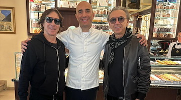 Albertino e Fargetta alla Pasticceria Pansa: tra musica e dolci, un pomeriggio da ricordare ad Amalfi