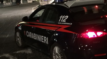 Amalfi, atti osceni e lite all’alba in piazza Duomo: giovane arrestato e coppia multata
