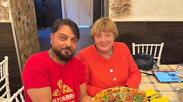 Angela Merkel a Napoli: per l'ex cancelliera tedesca tappa di gusto alla pizzeria Battarra 